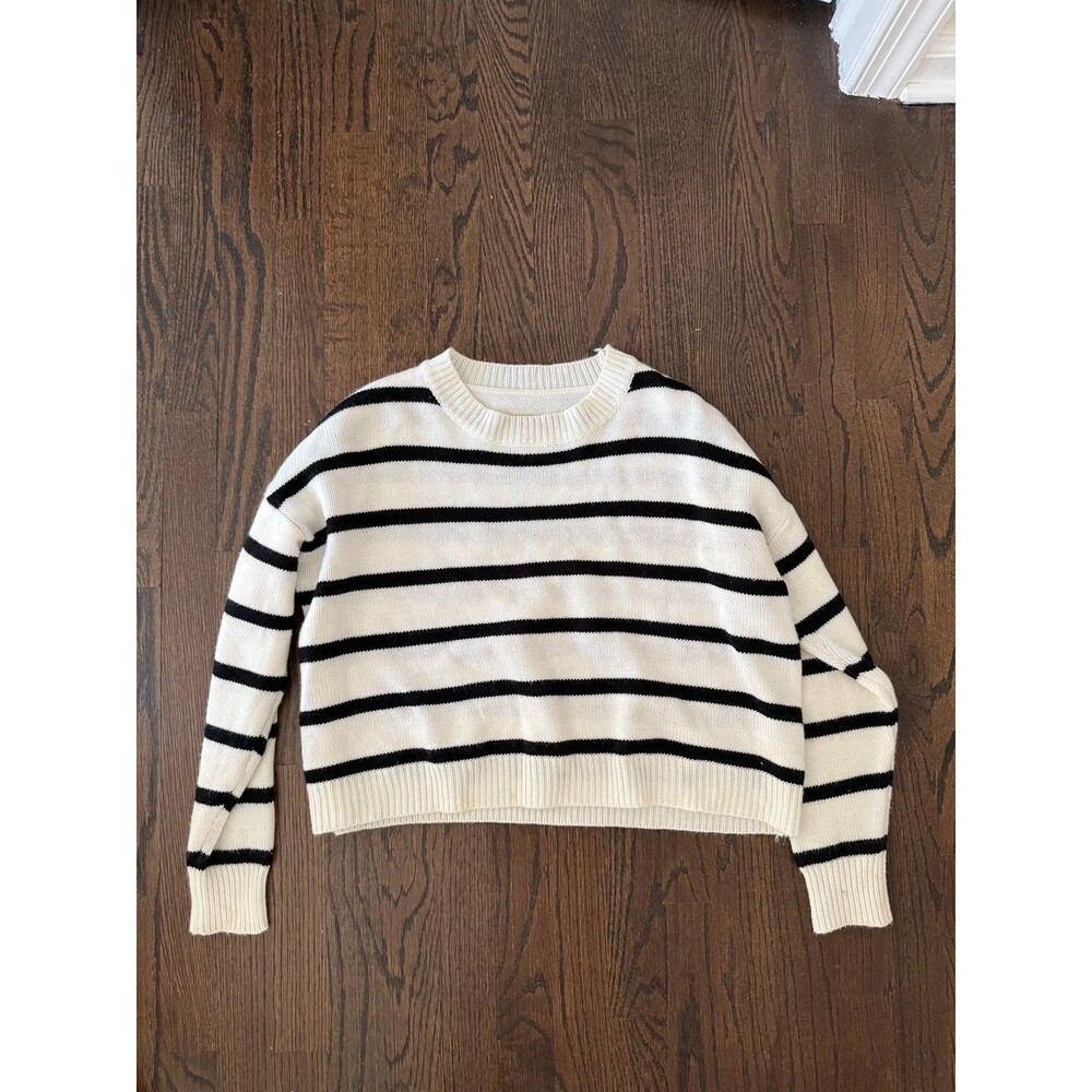 sweater - Picture 2 of 4